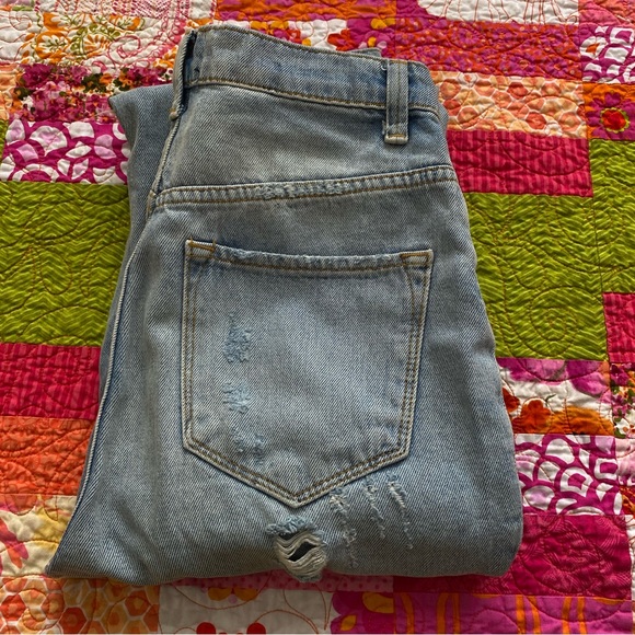 BDG by Urban Outfitters Distressed Mom High-Rise Jeans - Picture 2 of 6
